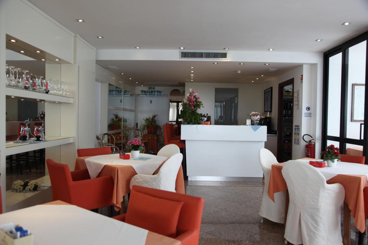 Hotel San Carlo Lignano Sabbiadoro Exterior photo